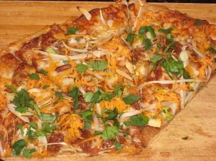 thai-chicken-pizza