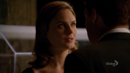 Bones and Booth almost kiss Bones and Booth almost kiss