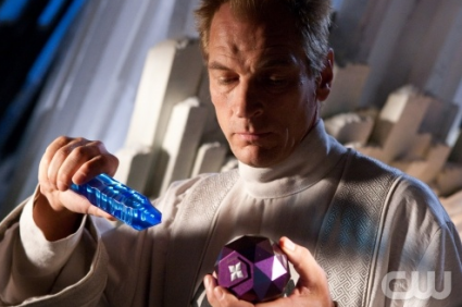 Julian Sands as Jor El Julian Sands as Jor El