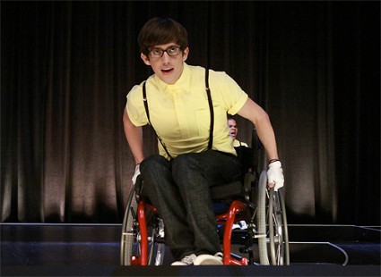 glee_wheels_artie